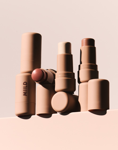 Miild Skin Glow Tinted Beauty Balm 02 Dark Silhouette