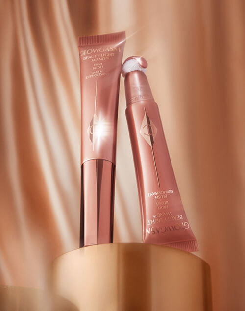 CHARLOTTE TILBURY PILLOW TALK BEAUTY LIGHT WAND LIGHT/MEDIUM